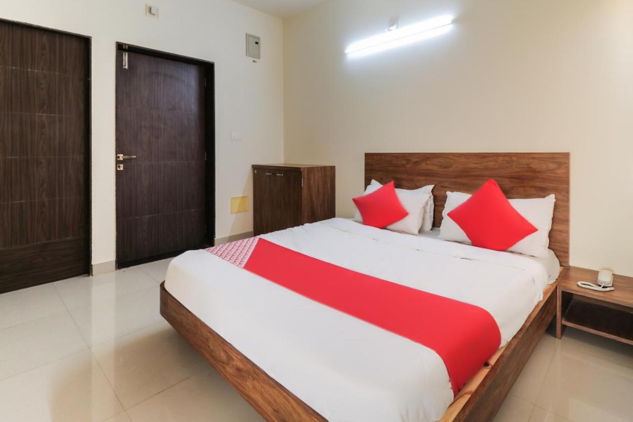 Oyo 63903 Hotel Shree Ram Villa Dwārka 외부 사진